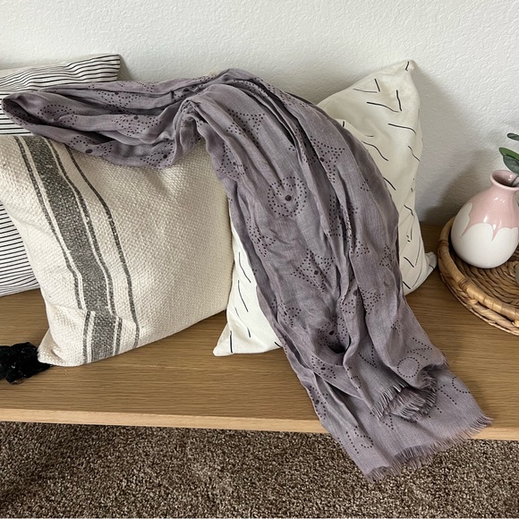 Louis Vuitton Purple Monogrammed Stole/Scarf - Picture 2 of 11